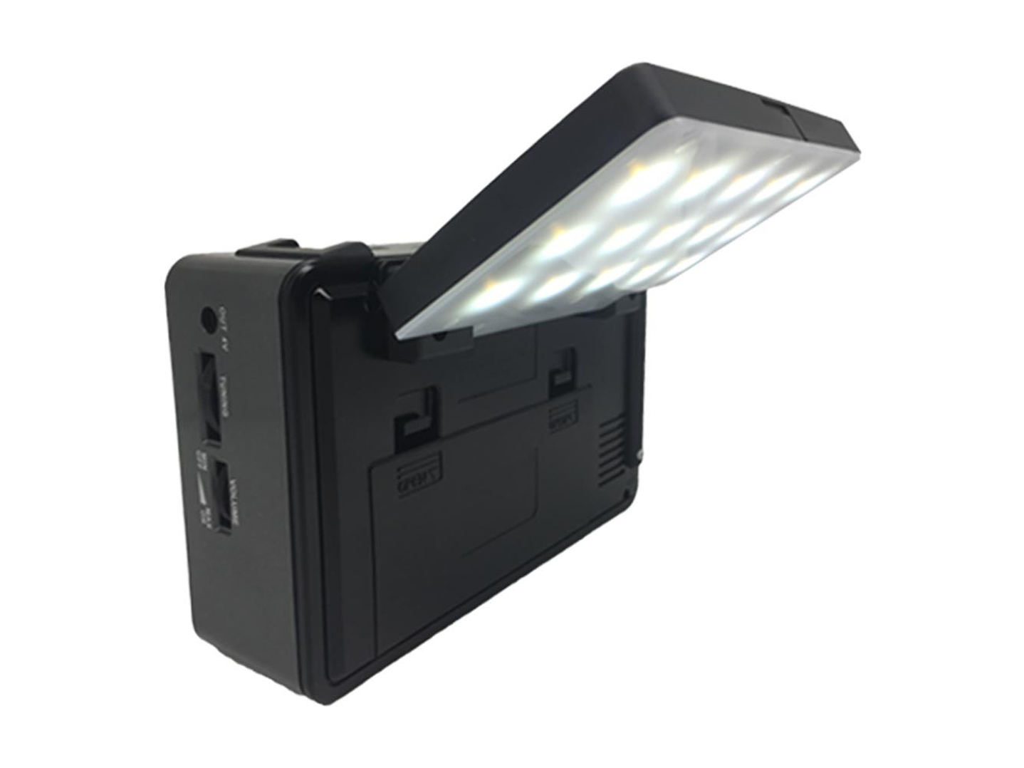 Radio Solar Recargable IRT Con Lampara 8 bandas 2