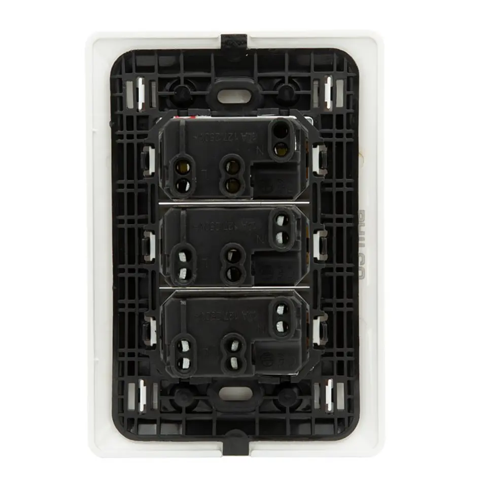 Enchufe Tomacorriente Philco Triple 250v 10A  3