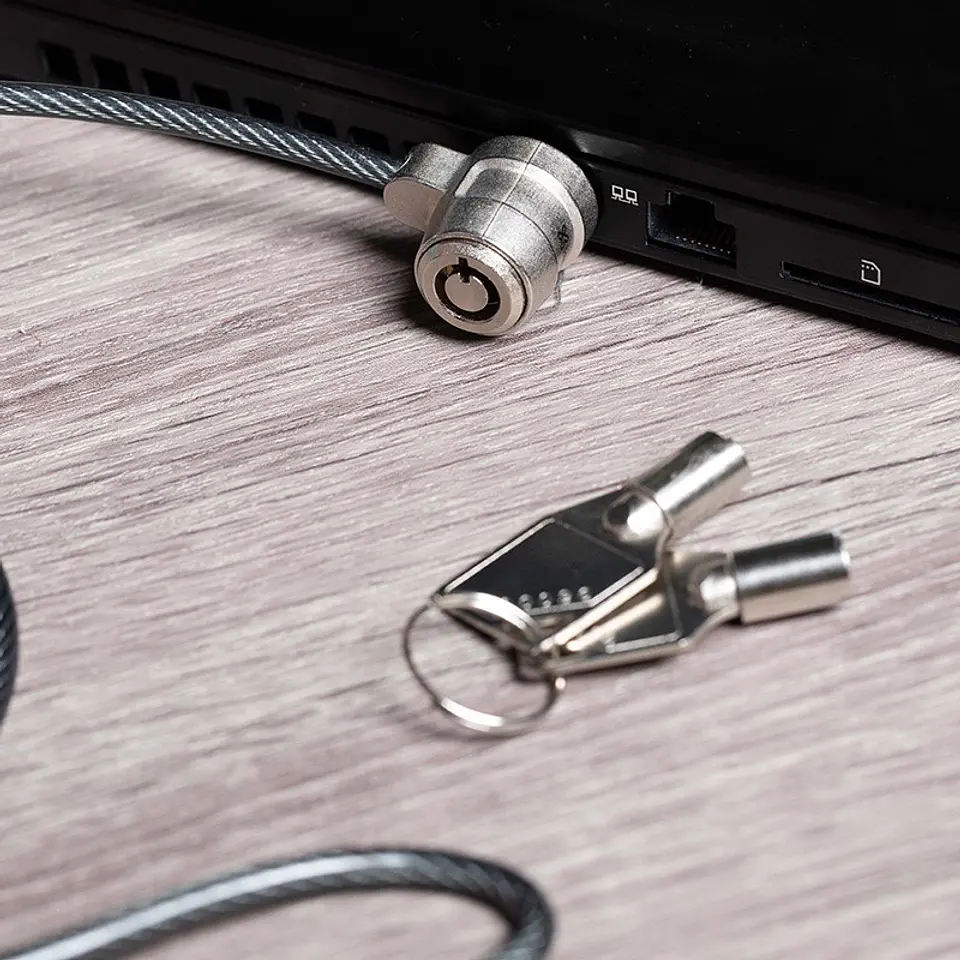 Candado Seguridad Notebook Klip Xtreme KSD330 4