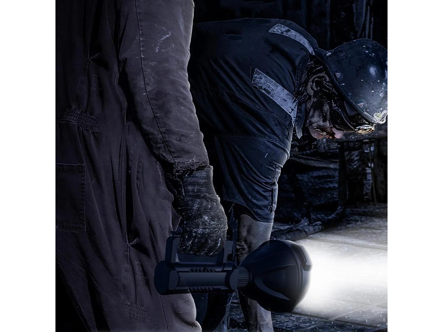 Linterna Led Largo Alcance Con Tripode Tecnolab TL215 3