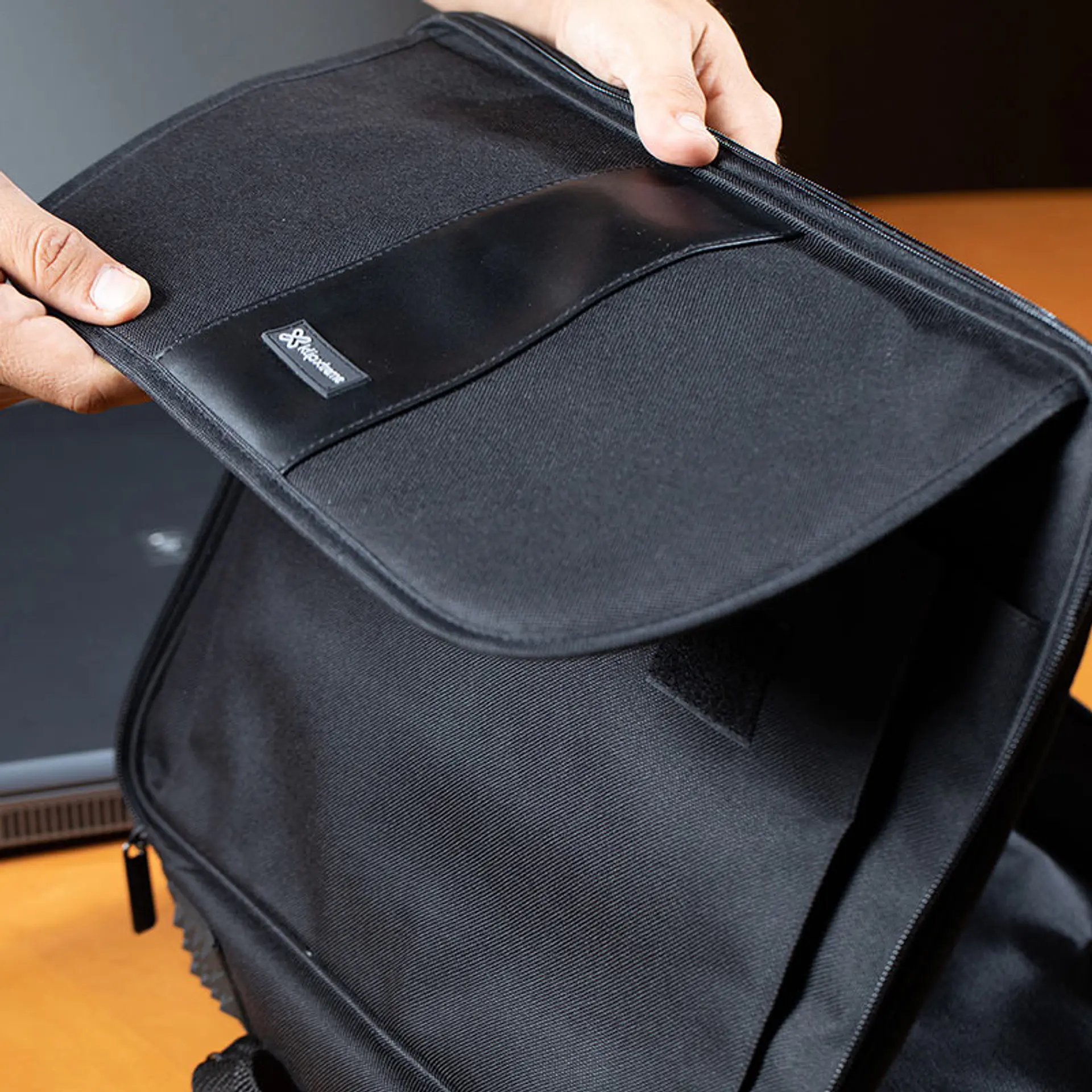 Maletin Notebook 15 Clasico Klipxtreme Negro 2