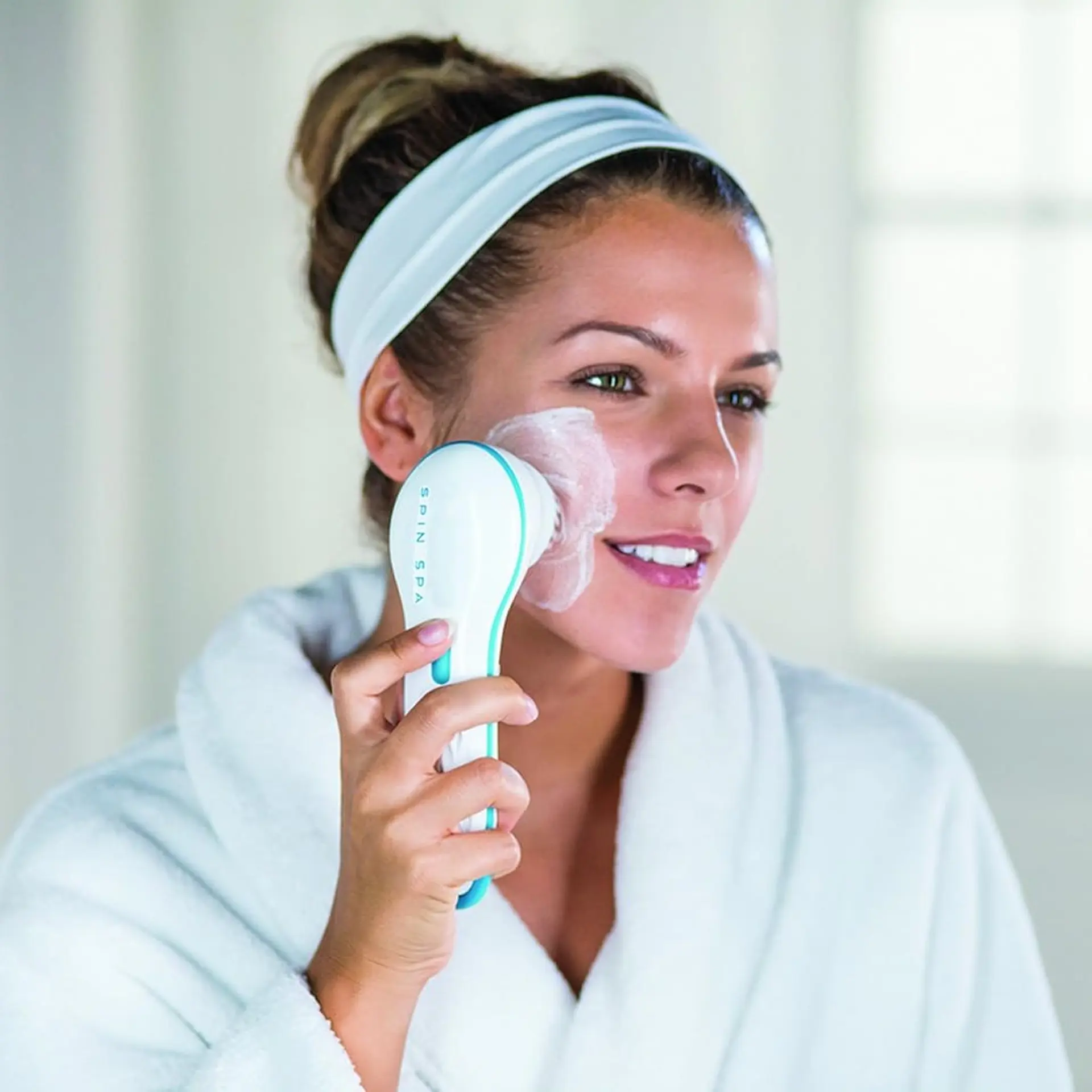 Cepillo Limpiador Facial Exfoliante Con 2 Cepillos a Pilas 6