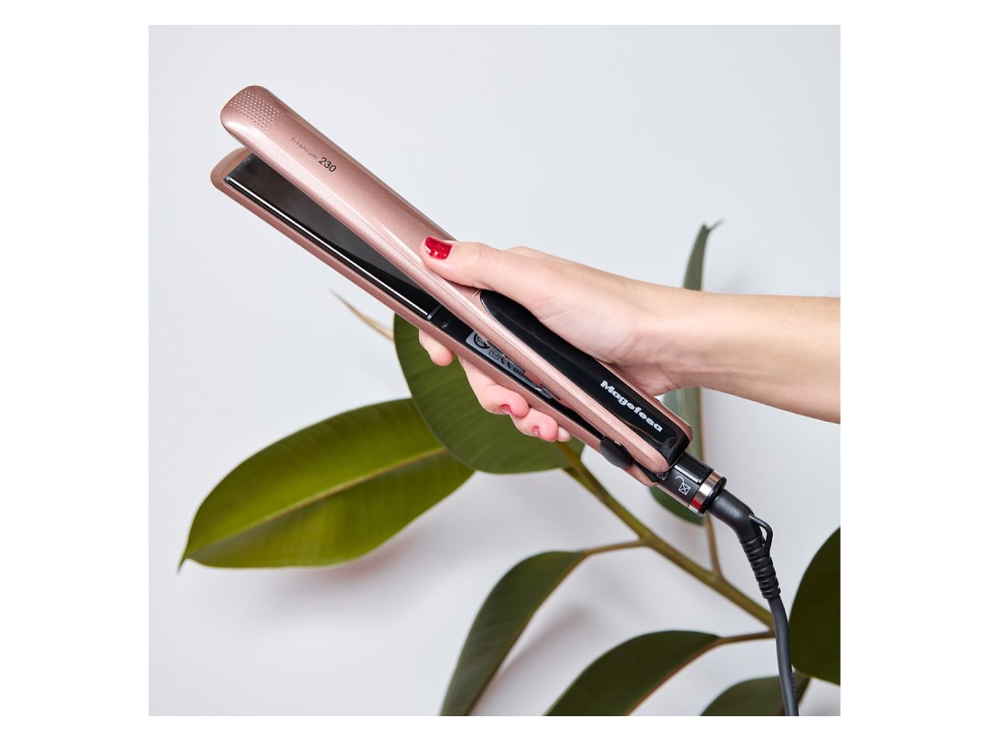 Plancha Pelo 45w Titanio 230°C Cintia MGF7542 Magefesa  3