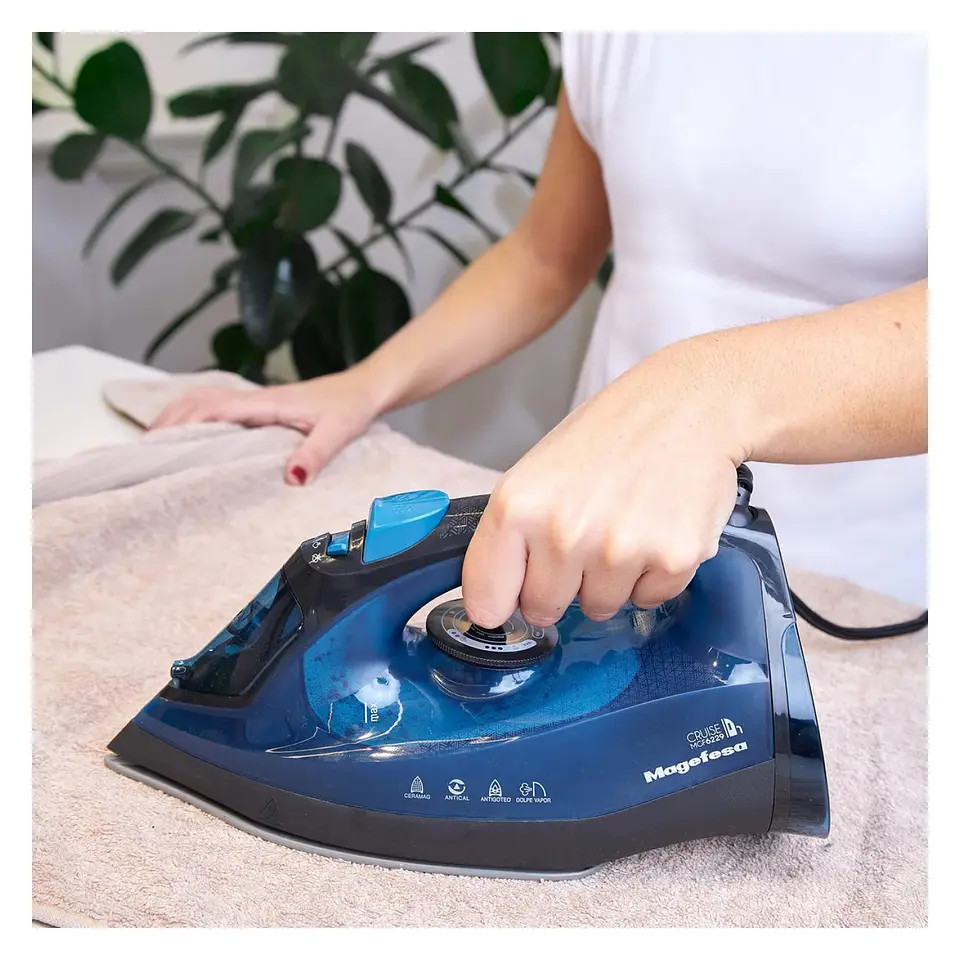 Plancha Vapor para Ropa 2400w Cruise Blue MGF6229 Magefesa 5