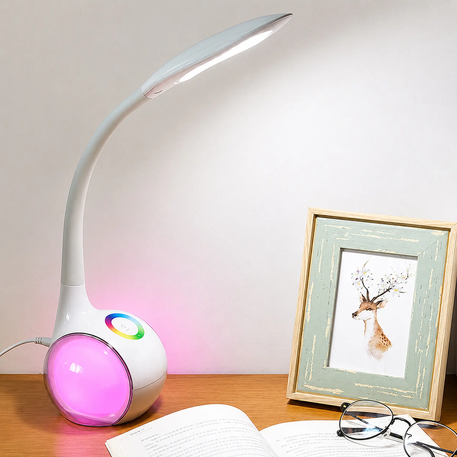 Lámpara LED RGB Flexible con Parlante Bluetooth DBG240 2