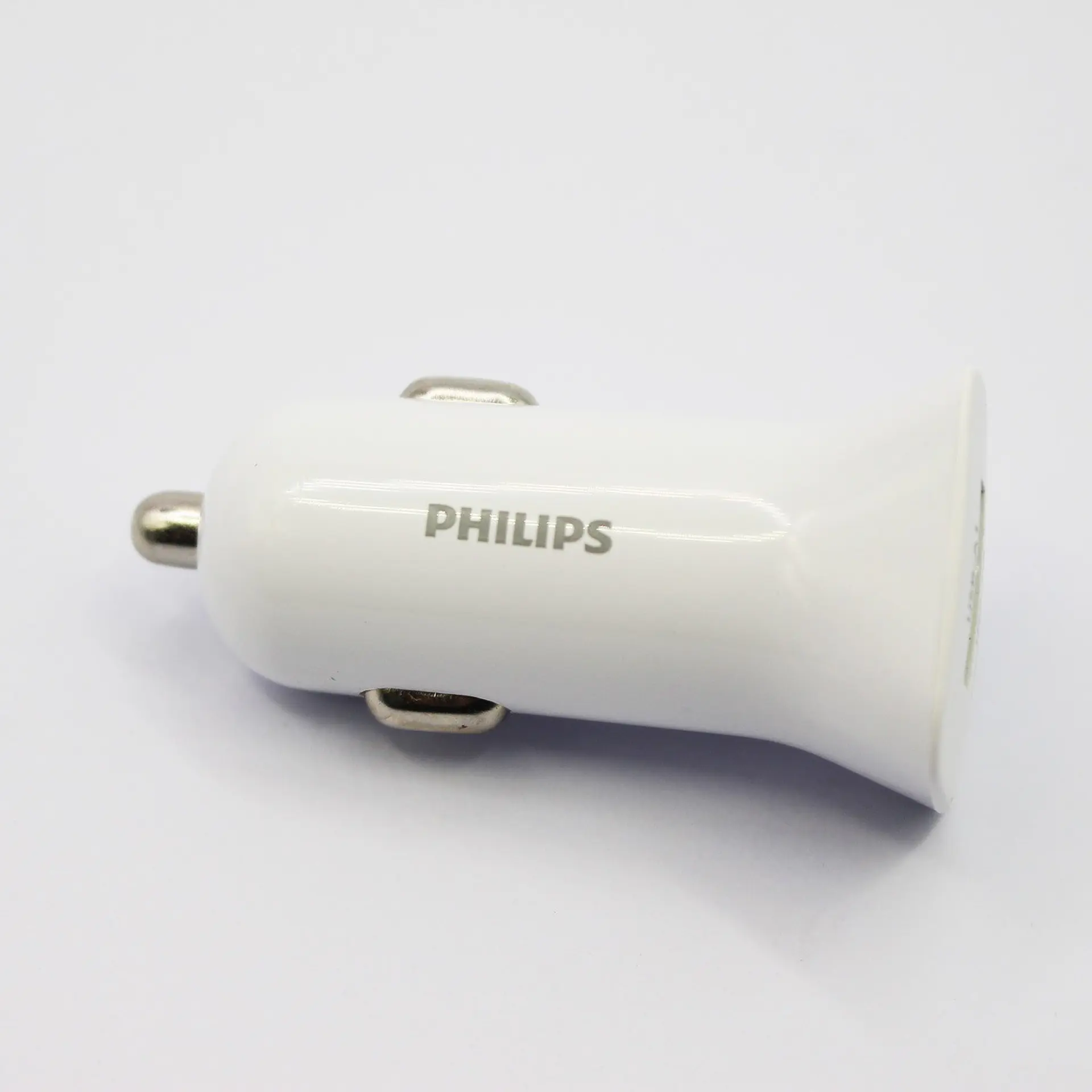 Cargador auto Philips DLP3522NW/70 blanco 2 USB-A 11