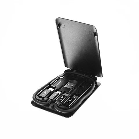 Kit de cable y adaptadores Xtech XTC-570 USB-C USB-A Micro USB Lightning por Mayor