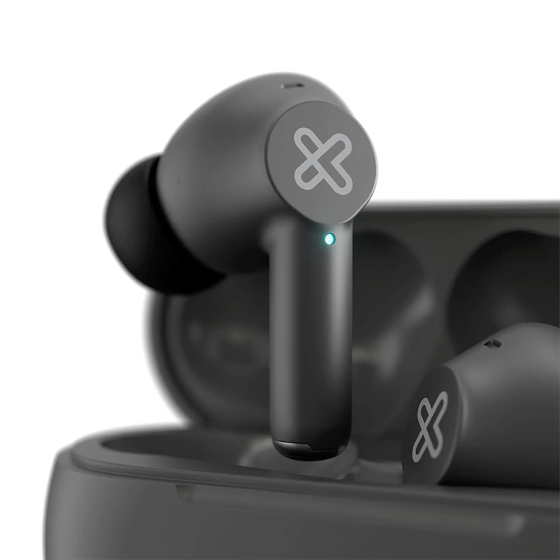 Audífonos TWS Klip Xtreme EdgeBuds KTE-755GR con ANC, ENC y estuche LED - Gris por mayor 3
