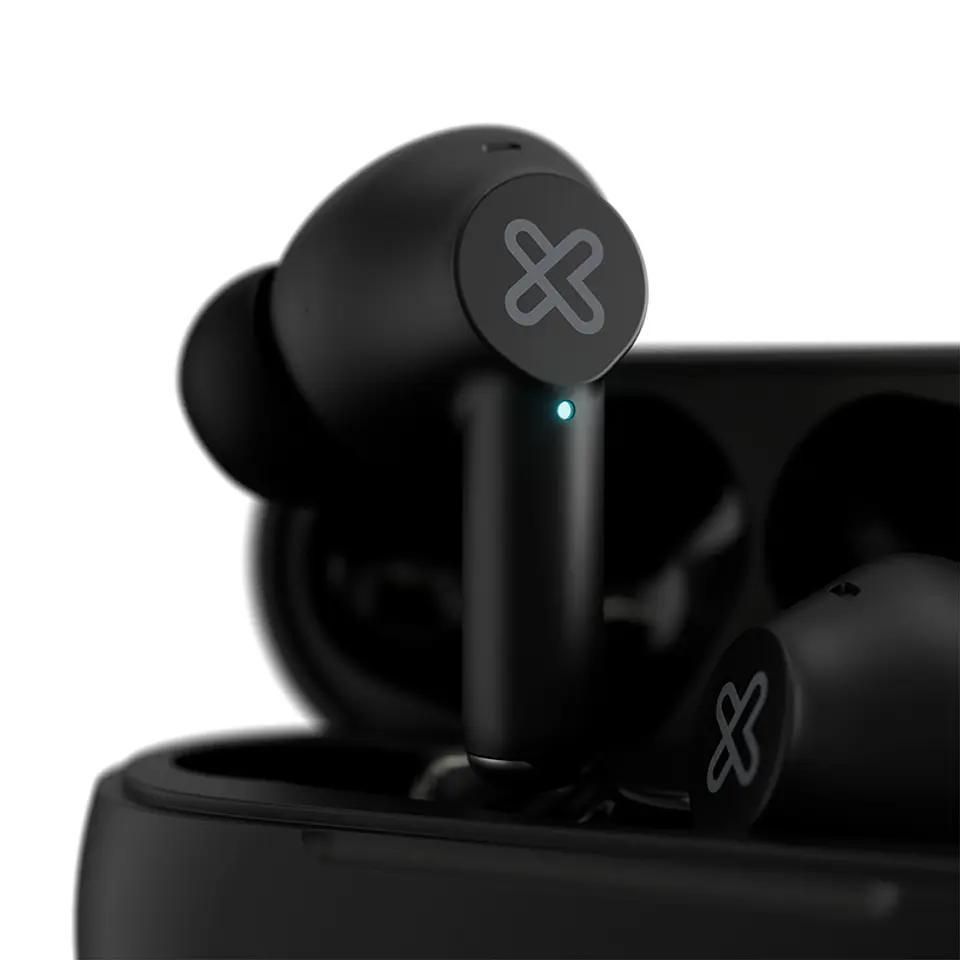 Audífonos TWS Klip Xtreme EdgeBuds KTE-755BK con ANC, ENC y estuche LED - Negro por mayor 3