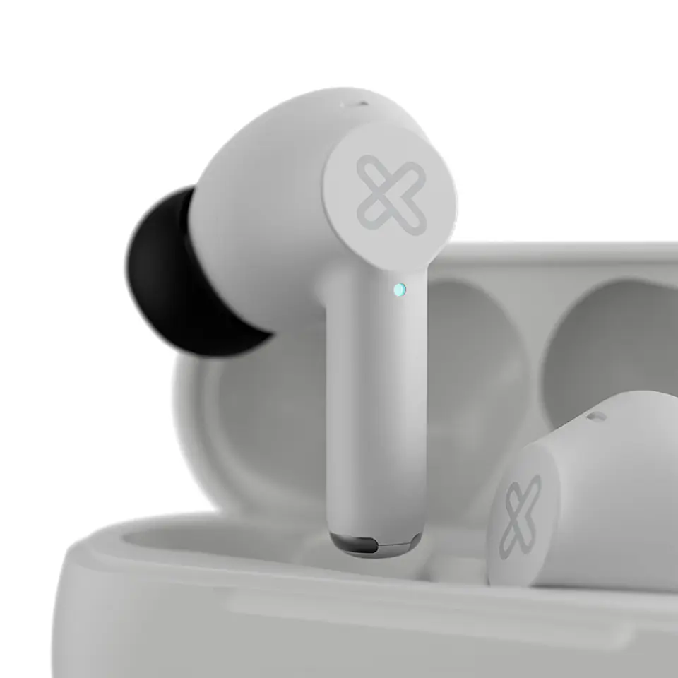 Audífonos TWS Klip Xtreme EdgeBuds KTE-755WH con ANC, ENC y estuche LED - Blanco por mayor 3