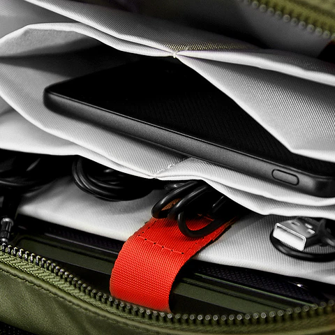 Organizador de accesorios tecnológicos Klip Xtreme Eva Tech Organizer KTO-750 verde oscuro por mayor