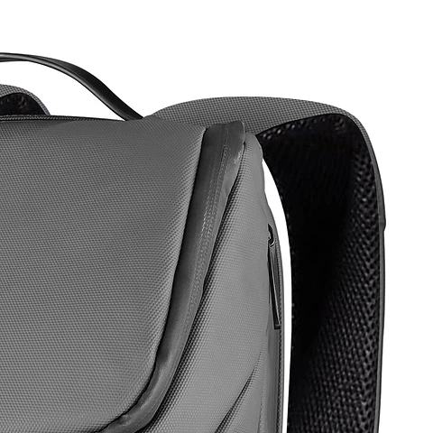 Mochila para notebook con puertos USB Klip Xtreme Evergo KNB-905GR 15,6″ gris por mayor