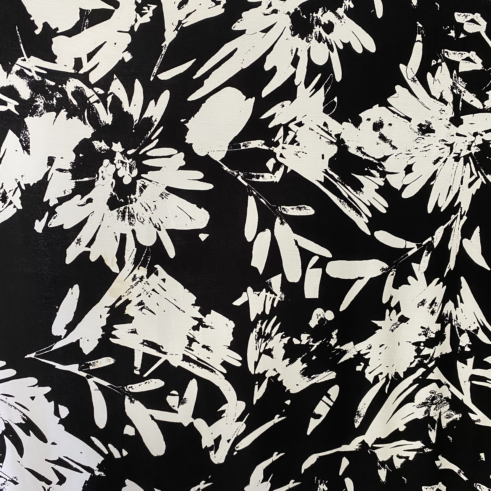 Lycra Fria Flores Blanco y Negro 2