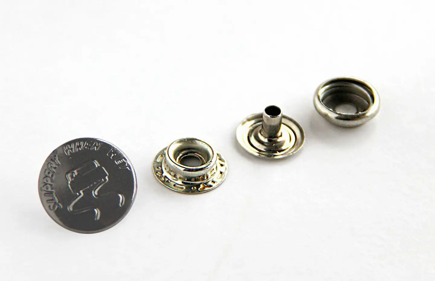 Broches Plomo Estampado 20 mm 1