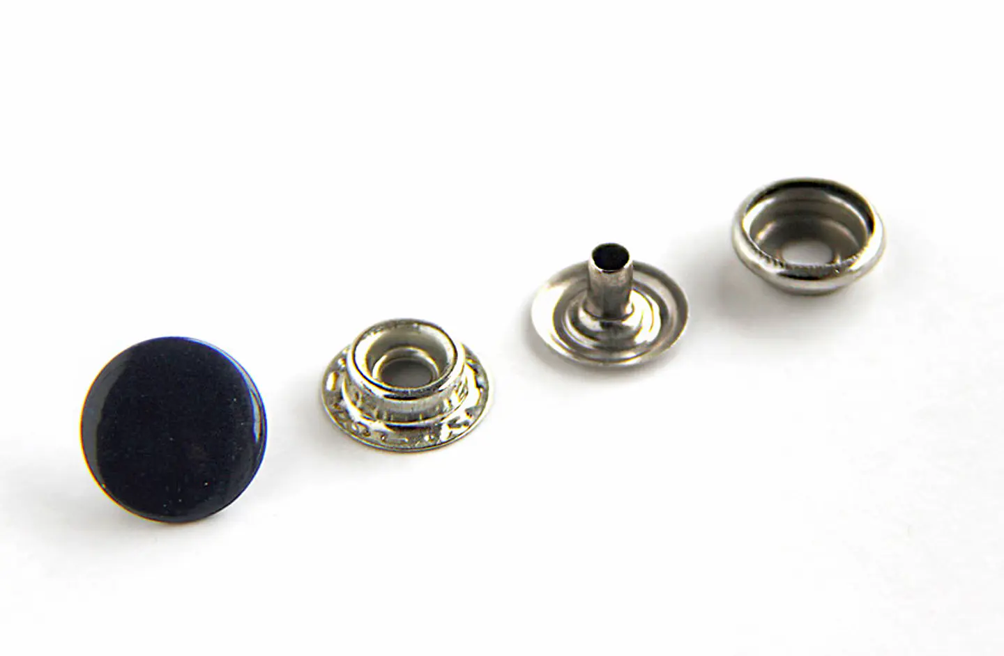 Broches Negro Liso Pintado 15mm 1