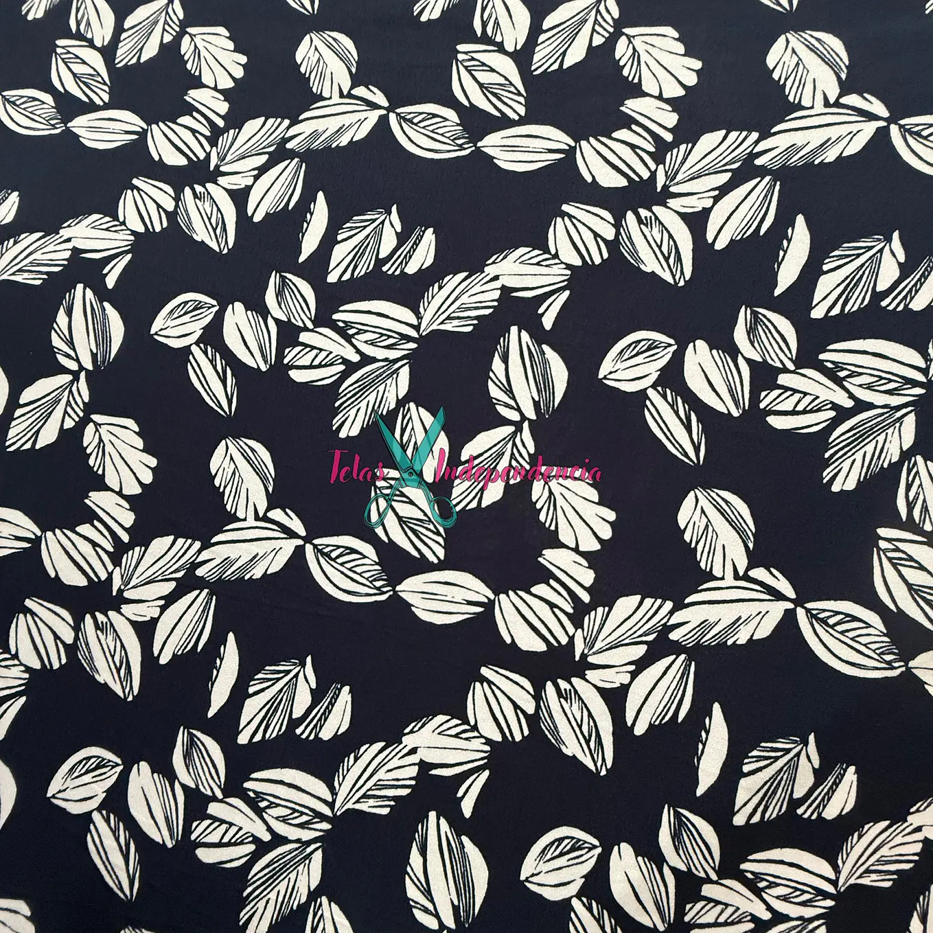 Lycra Fria Flores Blanco y Negro 3