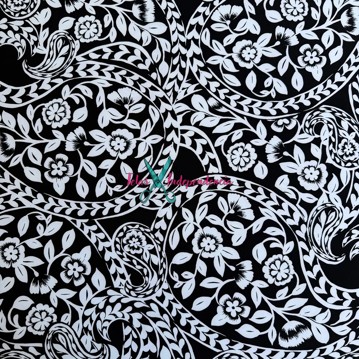 Lycra Fria Flores Blanco y Negro 4