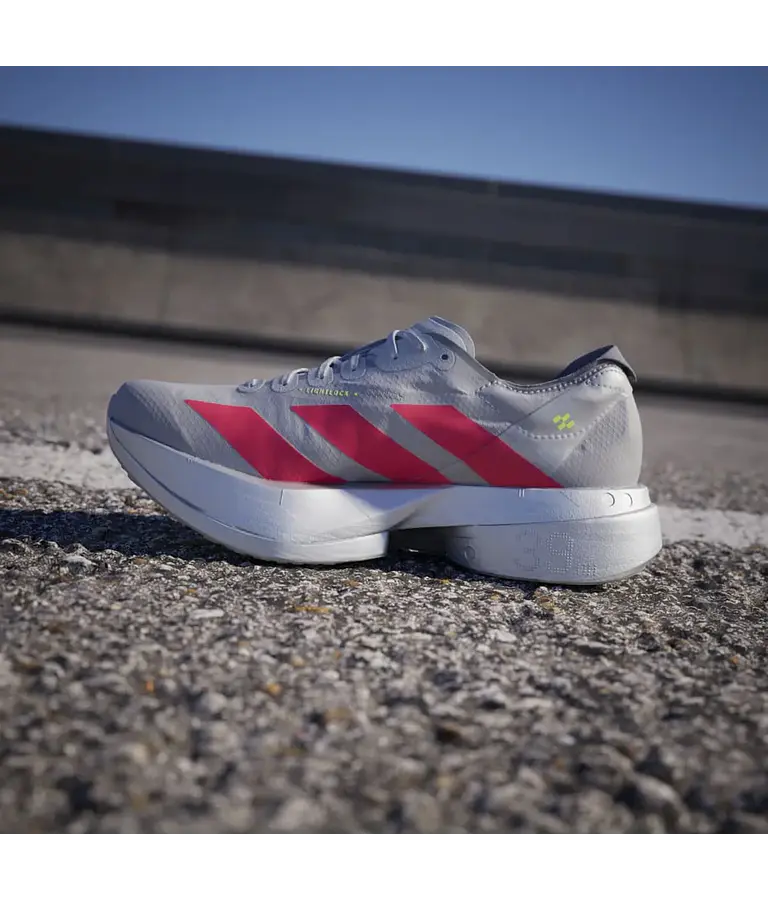 Adizero Adios Pro 4 Color Gris Detalles en Rojo