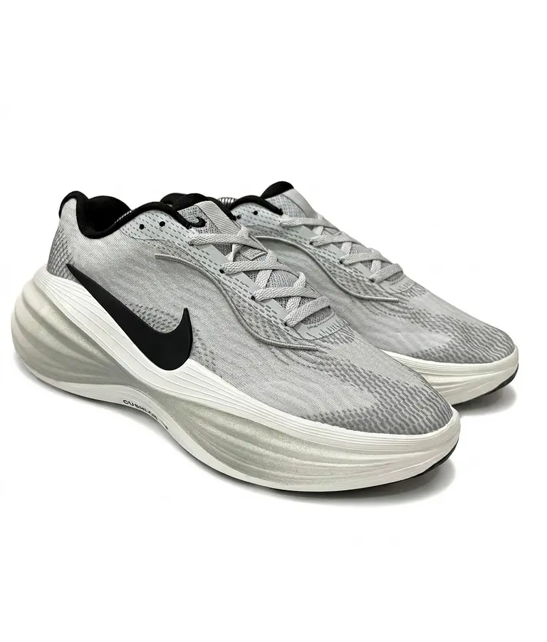 Vomero 18 Color Gris Hombre