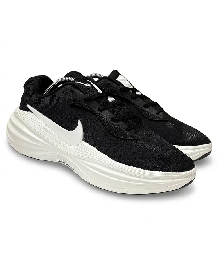 Vomero 18 Color Negro/Blancos