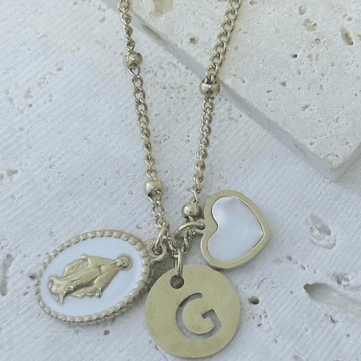 Colar Proteção Nossa Senhora das Graças com Inicial  7