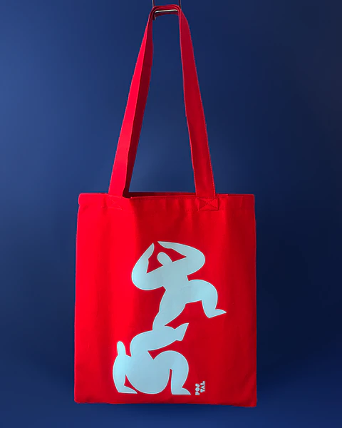 Tote bag voguing