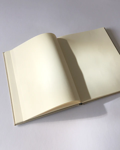 Cuaderno sillas, hojas lisas