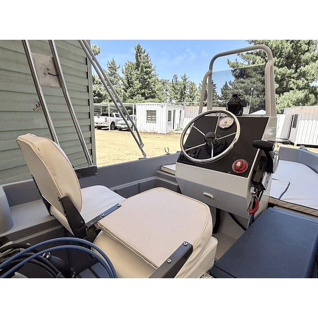  Lancha HDPE Whaly 380, 20 o 30 HP y carro de arrastre