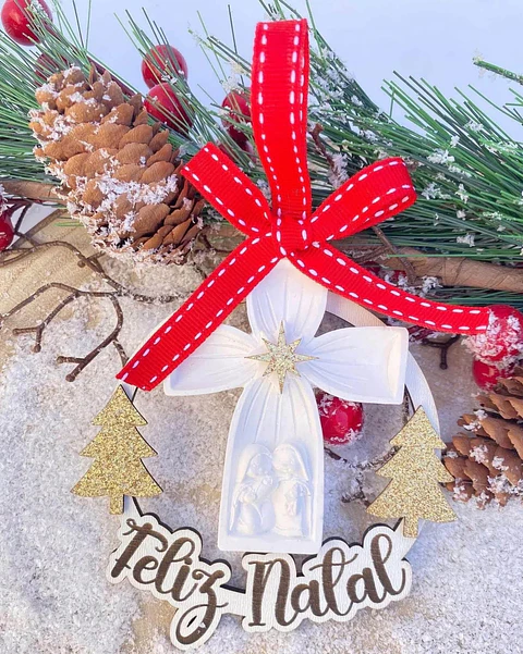 Bola de Natal com cruz e presépio em gesso 