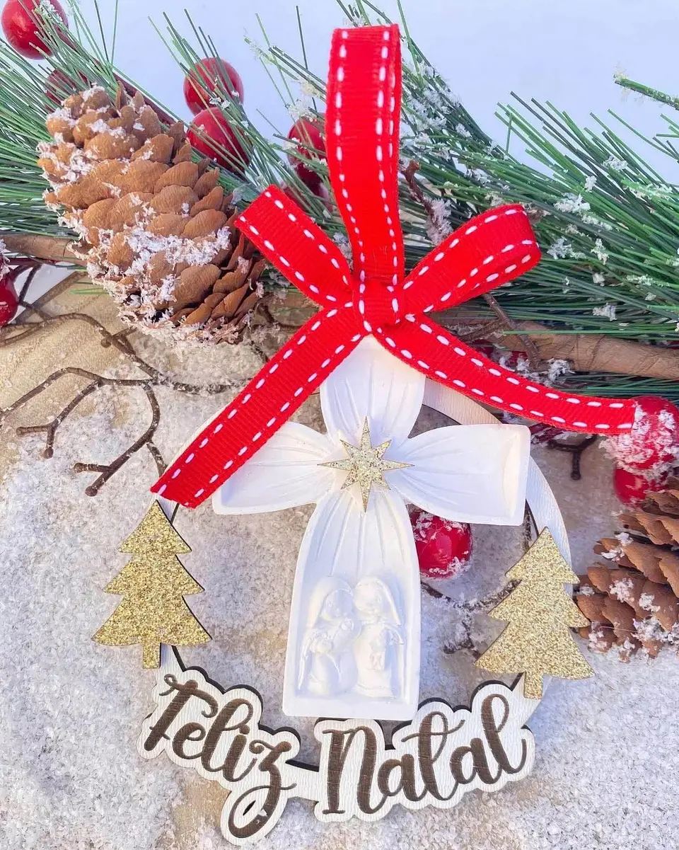 Bola de Natal com cruz e presépio em gesso  1