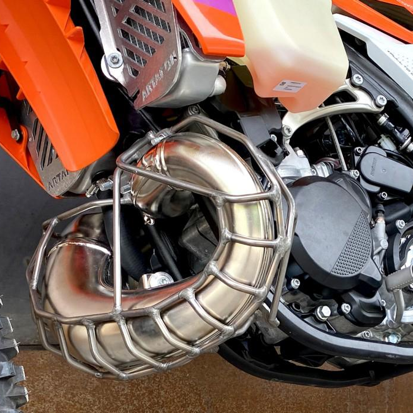 Proteção de balão de escape para KTM EXC 250/300 2024/2025 TBI  - Artafon  5