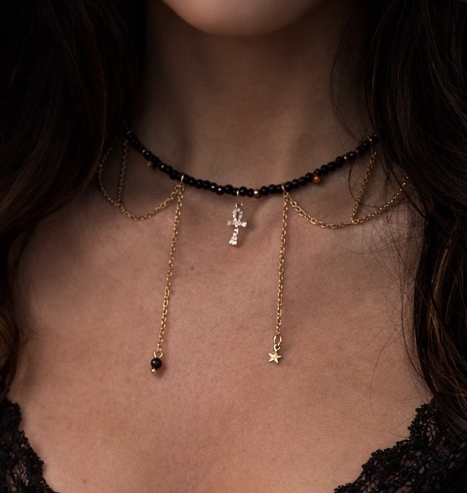 Collar de turmalina negra y  cruz Ankh  bañadas en oro 1