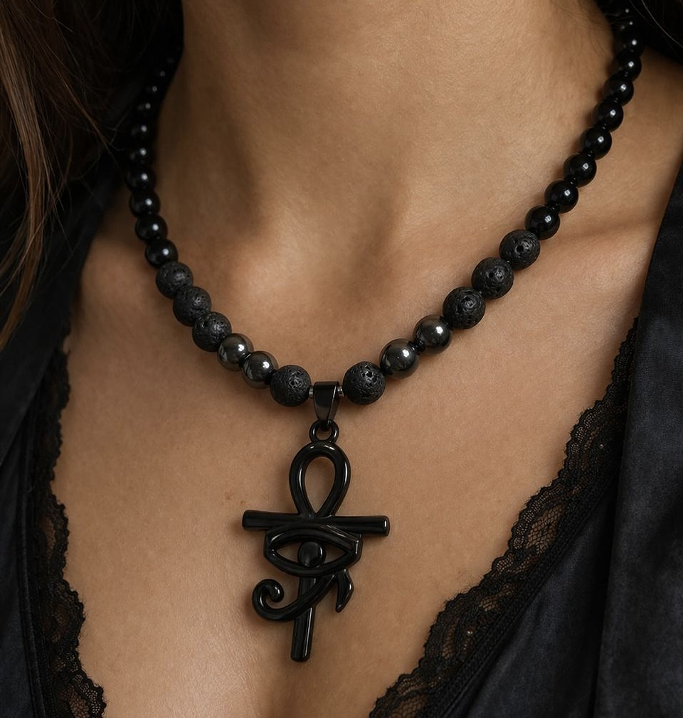 Collar Cruz Ankh con Ojo de Horus 🖤 1