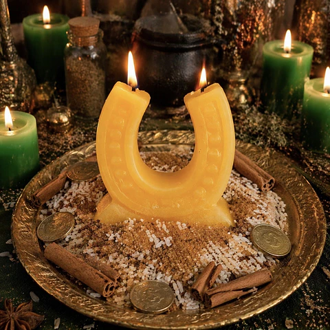 🕯️ Vela Amarilla de Herradura