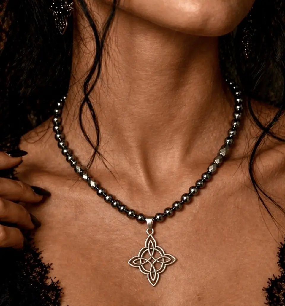 🖤 Collar Nudo de Bruja en Hematita – Pieza Única 1