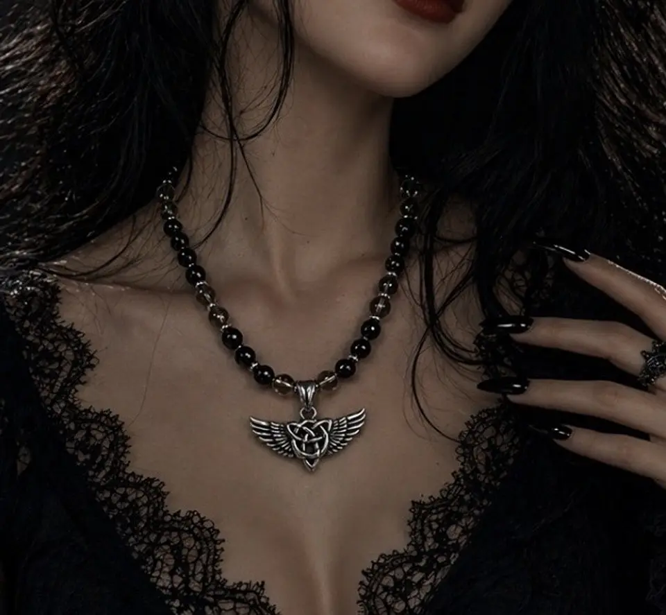 ✨ COLLAR TRIQUETA ALADA ✨ 2