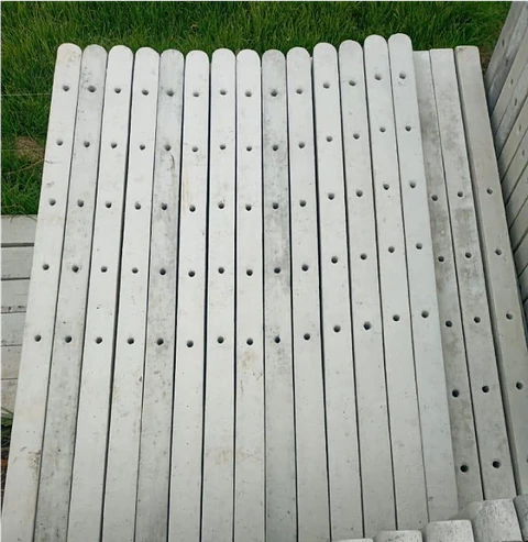 Poste de Concreto Para Cerramiento Recto 2.10 Metros
