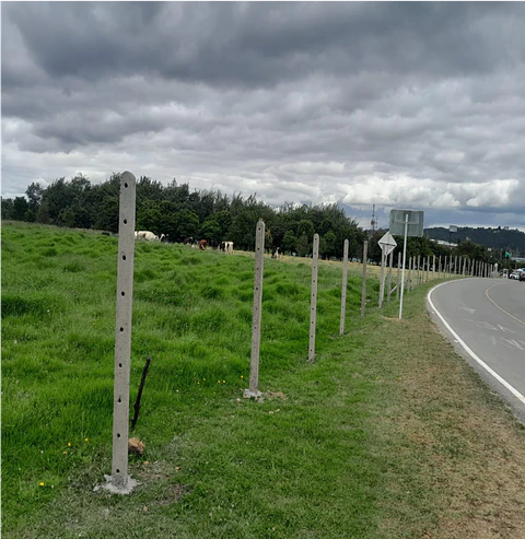 Poste de Concreto Para Cerramiento Recto 2.50 Metros 