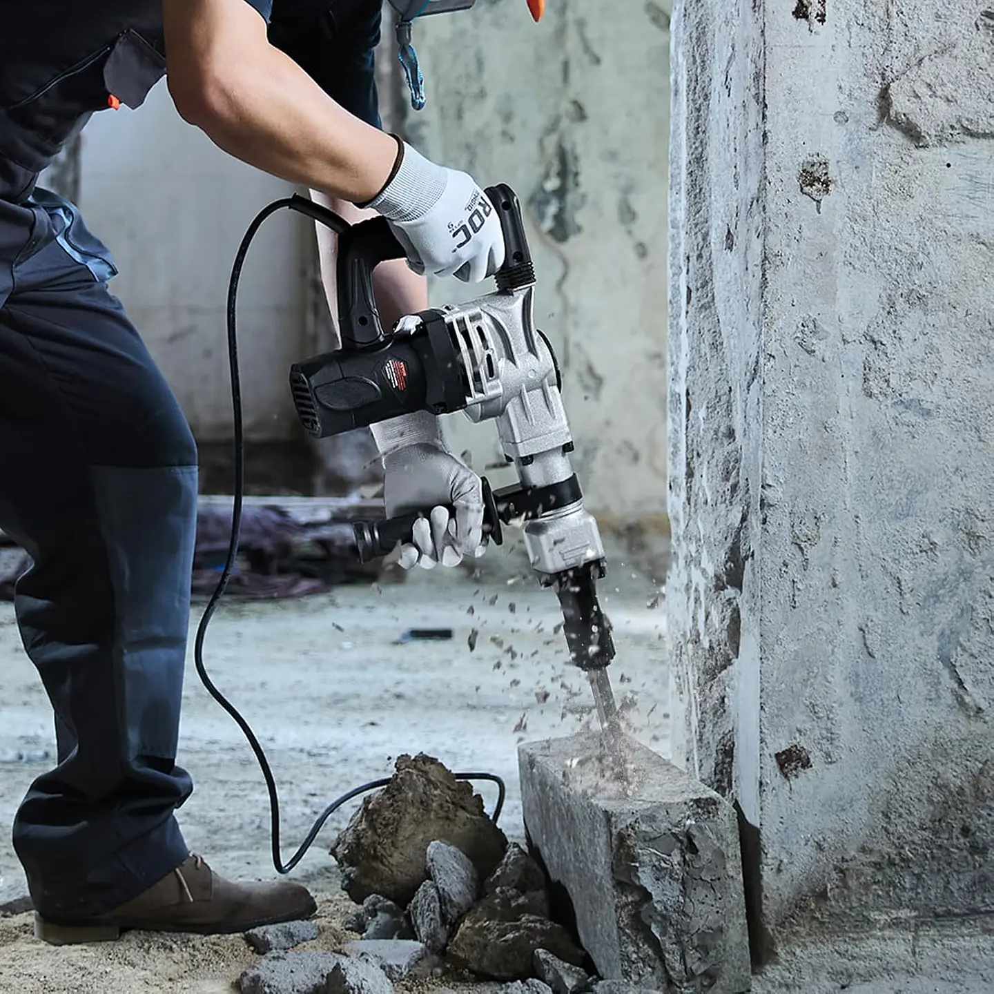 VEVOR Martillo de demolición eléctrico de 1,400 W, resistente, de 2,900 BPM, para romper hormigón, 2 brocas de cincel para astillar con funda y guantes 18