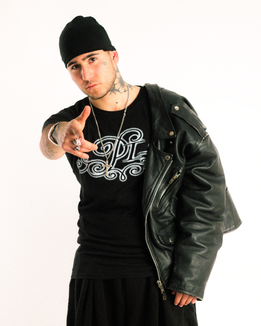 Ornamental Tee Negra 3