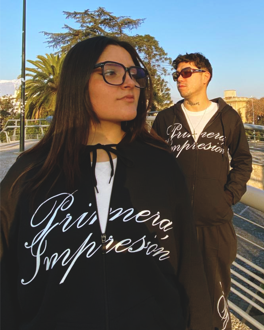 Zipper Hoodie Negra Odisea 5