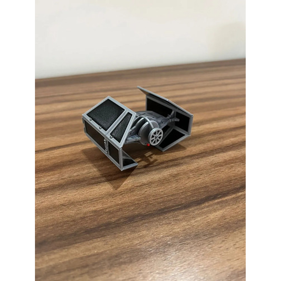 Figura Armable Tie Advanced X1 - Darth Vader