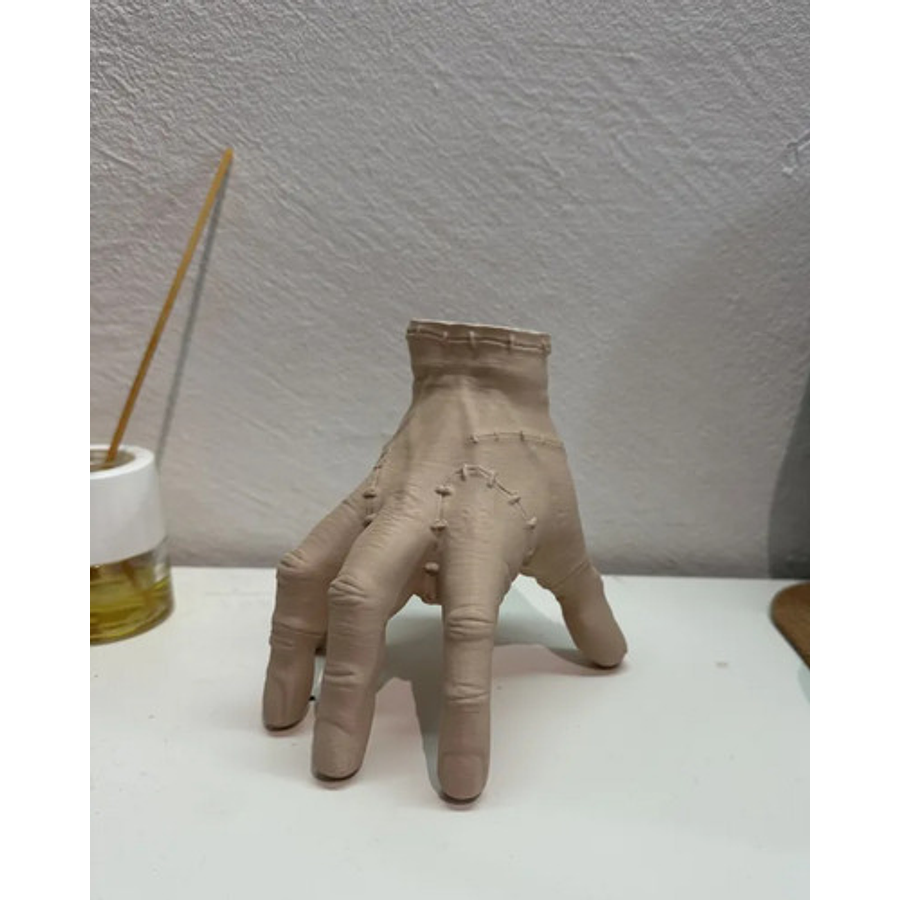 Portalápices - Mano Wednesday Addams