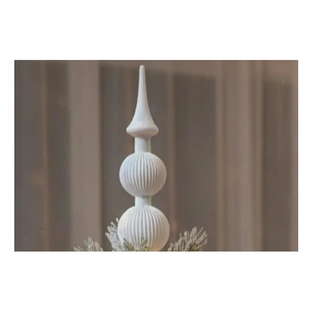 Elegante Adorno Acanalado Para Árbol De Navidad
