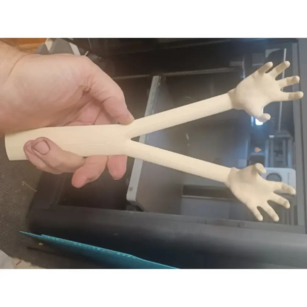 Divertido Masajeador Y Rascador De Espalda Con Manos 2