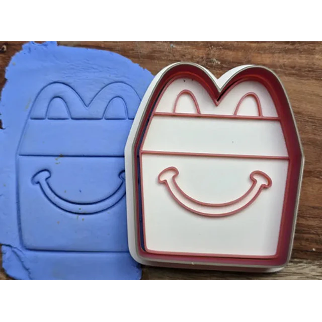 Mc Love Caja Feliz Cortador De Galletas