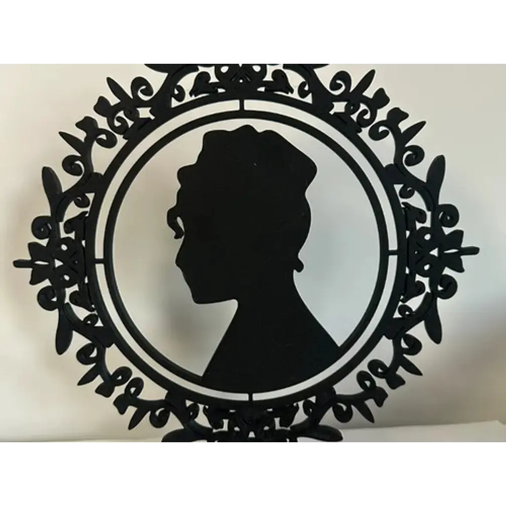 Decoración De Bridgerton Lady Whistledown 1