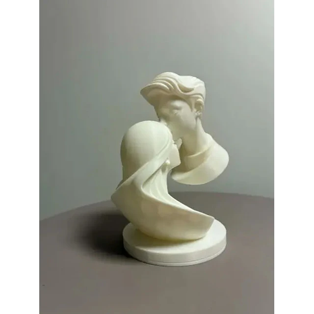 El Beso - Escultura Minimalista Moderna