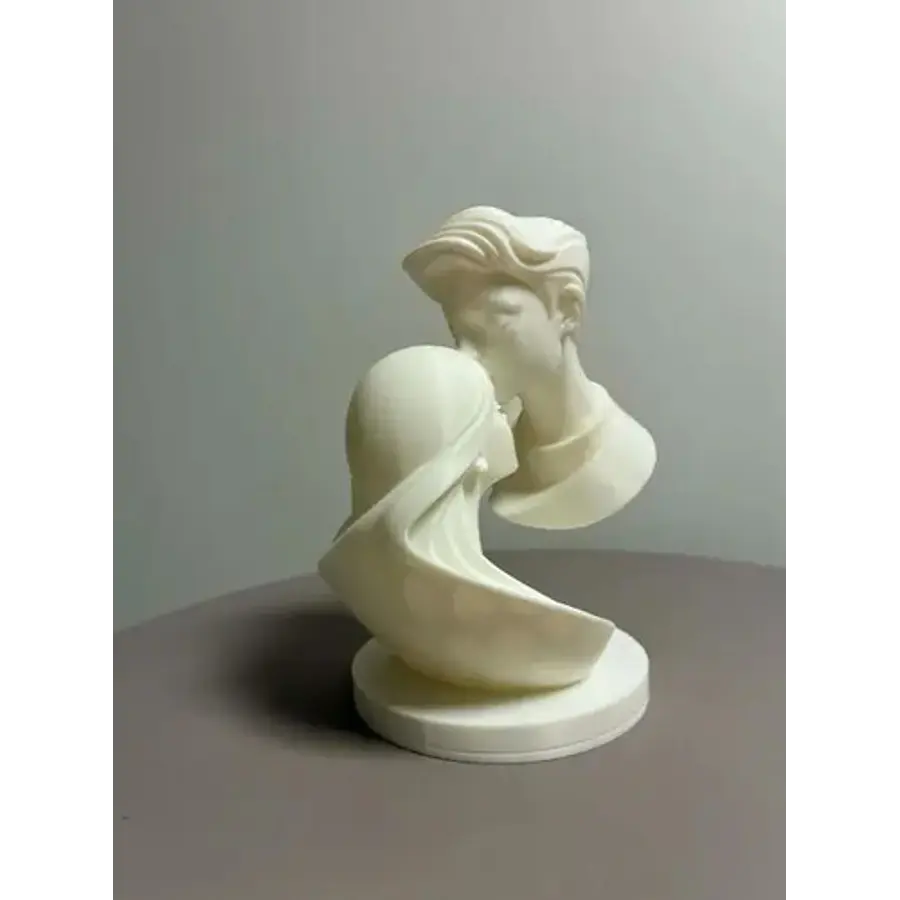 El Beso - Escultura Minimalista Moderna