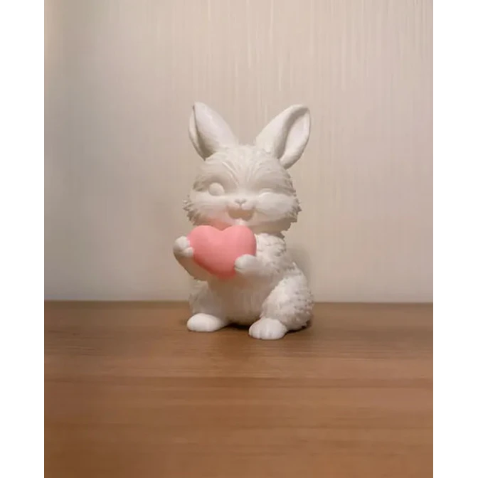 Escultura De Conejo De Pascua Con Corazón 3
